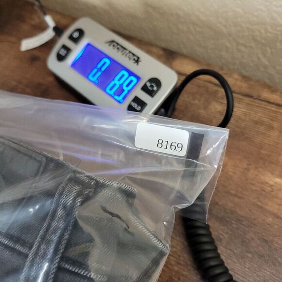 American Eagle Shorts Womens 6 Black Hi Rise Shortie Distressed Denim Cut Off - Picture 9 of 9